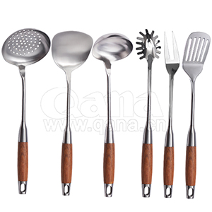 Kitchenware set with steel and wood handle